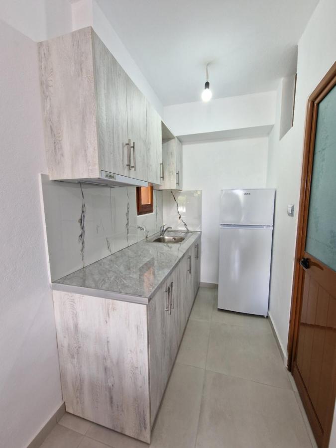 Petrefi Apartments Ксаміл Екстер'єр фото